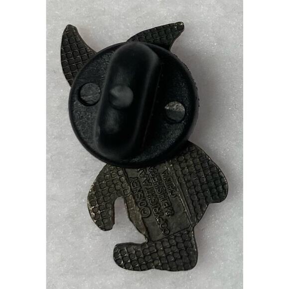 Disney Piglet Small Collector Pin - Picture 2 of 4